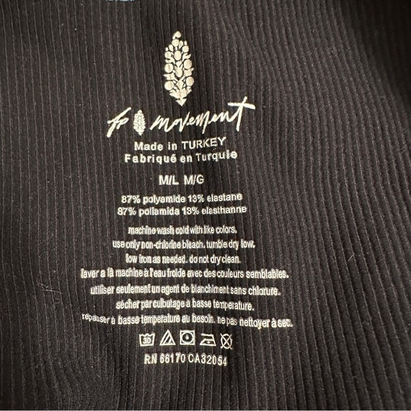 FREE PEOPLE FP Movement Throw Set in Black Blue Combo Sz. Medium Large - Picture 10 of 10